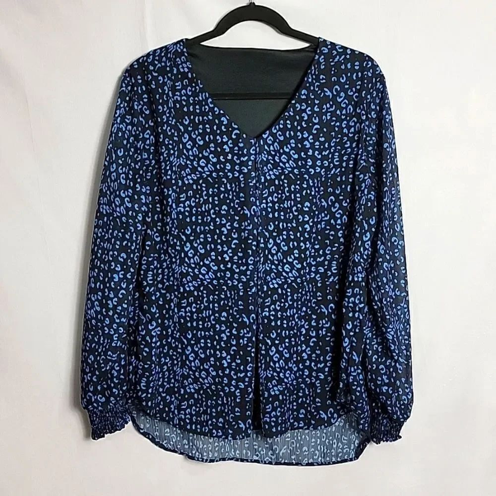 🖤5/$20🖤 Animal print top, Black And Blue.. Leopard..